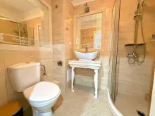 łazienka wc razem z kabiną natryskową