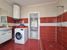 łazienka wc razem z oknem wanna