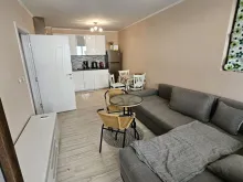 widok na salon oraz kuchnie