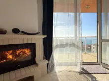 salon wyjście na taras kominek