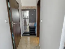 widok na salon i aneks kuchenny