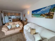 widok na salon i kuchnie
