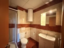 łazienka wc razem z kabiną natryskową