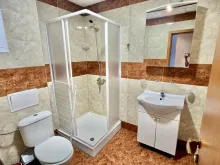 łazienka wc razem kabina natryskowa