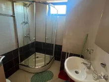 łazienka wc razem z kabiną natryskową