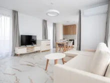 widok na salon i kuchnie