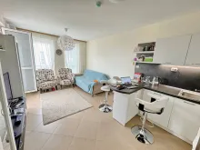 widok na salon i kuchnie