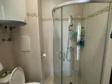 łazienka wc razem z kabiną natryskową
