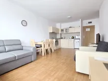 widok na salon i kuchnie
