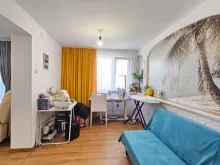 Dom po kapitalnym remoncie z garażem - salon