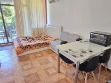 Łóżko i inne meble