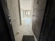 wejście do apartamentu korytarz