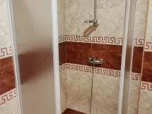 łazienka wc razem z kabiną natryskową