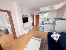 widok na salon i kuchnie