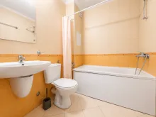 łazienka wc razem wanna