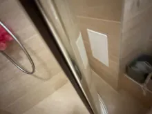 łazienka wc razem z prysznicem