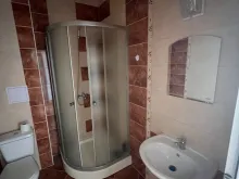 łazienka wc razem z kabiną natryskową