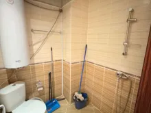 łazienka wc razem z prysznicem