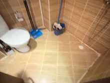 łazienka wc razem z prysznicem