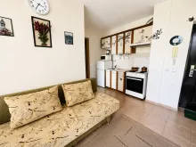 widok na salon i aneks kuchenny