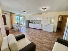widok na salon i kuchnie