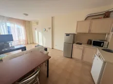 widok na salon i kuchnie