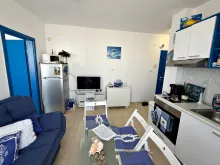 widok na salon i kuchnie