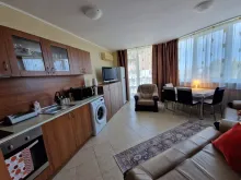 widok na salon i kuchnie