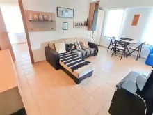 sofa w pokoju