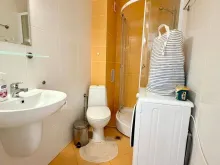 łazienka wc razem z kabiną natryskową