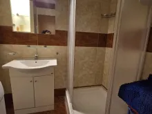 łazienka wc razem z kabiną prysznicową ,pralka