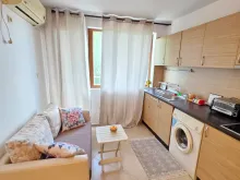 widok na salon i kuchnie