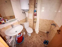 łazienka wc razem z prysznicem