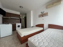 widok na pokój i aneks kuchenny