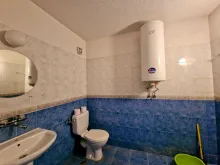 łazienka wc razem z prysznicem