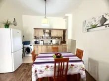 Kuchnia i jadalnia mieszkania w Marina Cape