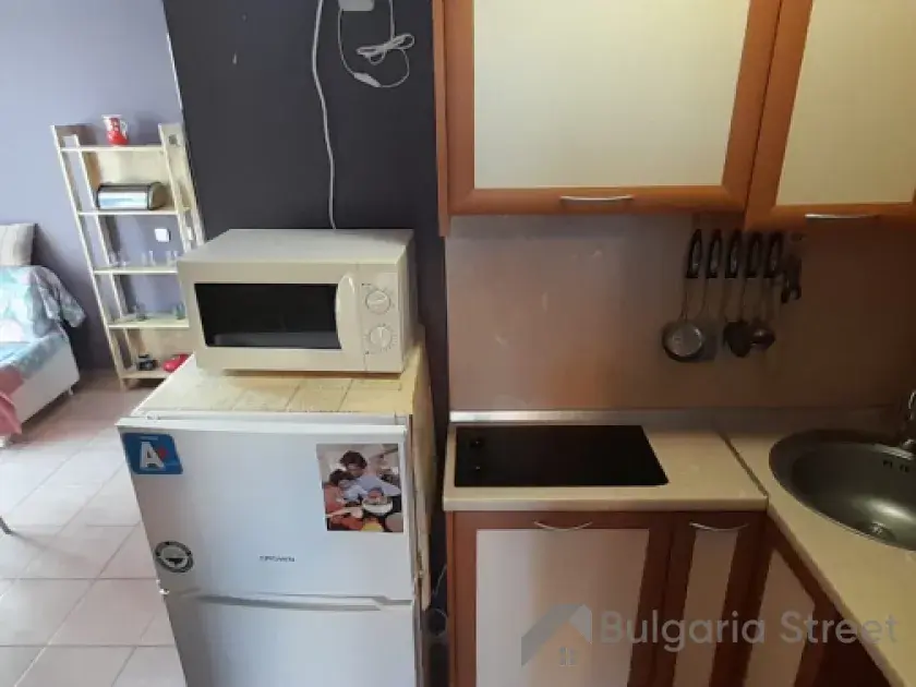Aneks kuchenny w pokoju dziennym