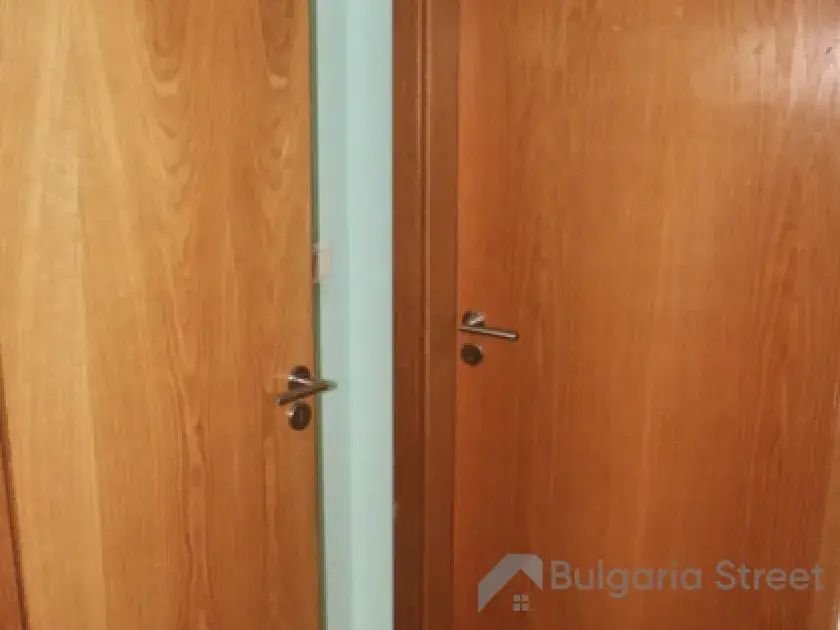 przedpokój trzypokojowego mieszkania