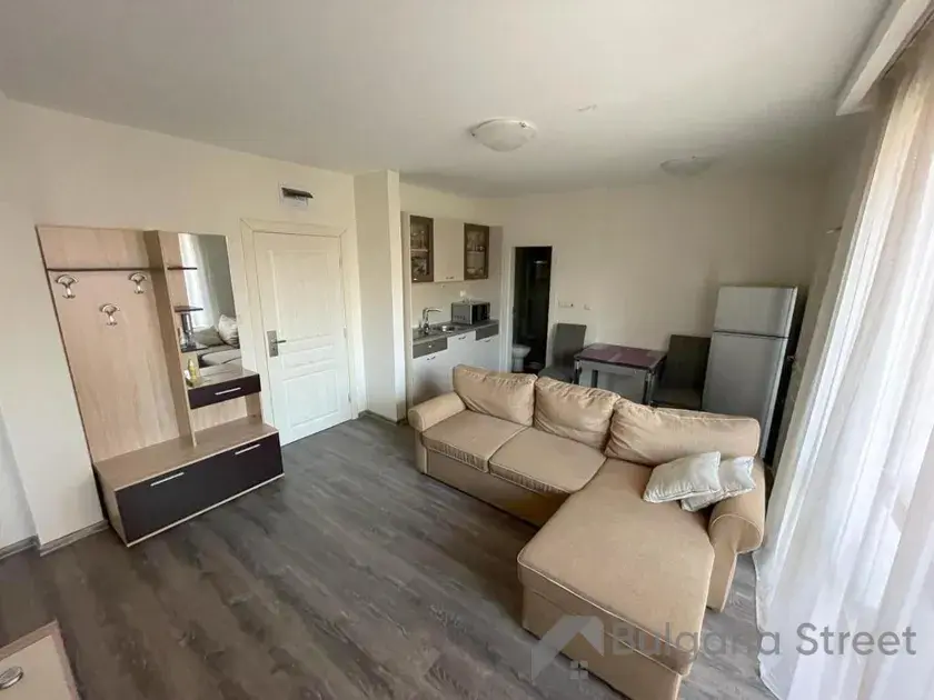 Pokój dzienny mieszkania w kompleksie Sunny Beach hills