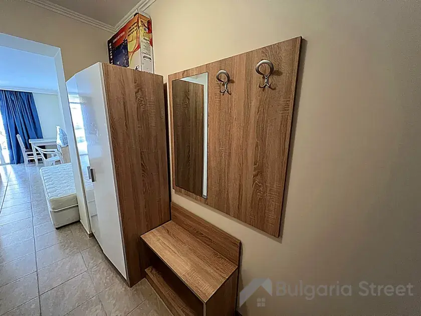 Przedpokój z szafą