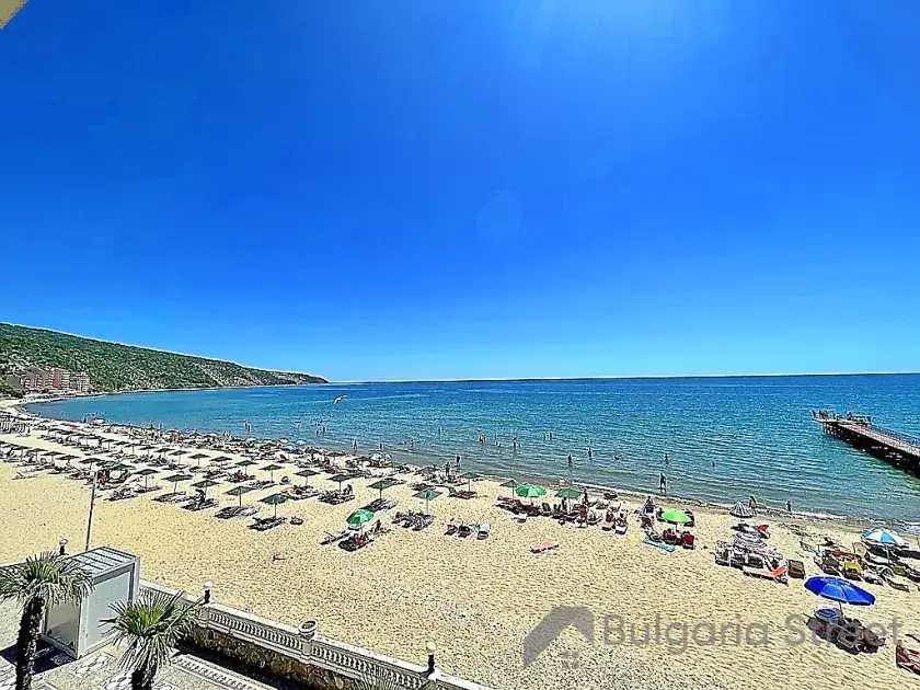 Plaża przed kompleksem