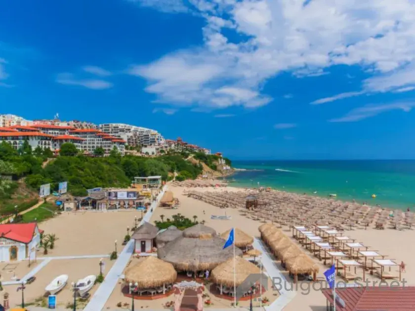 Plaża przed kompleksem