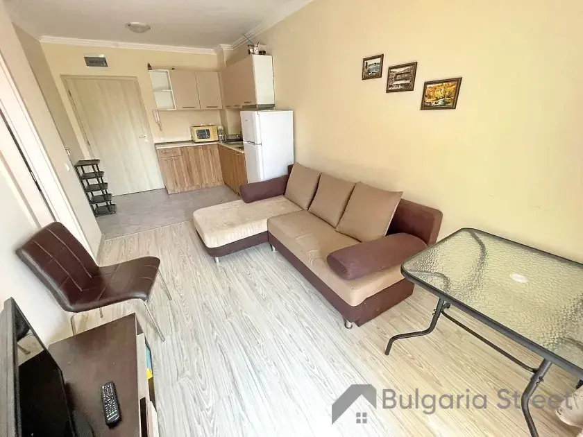 Sofa i stolik