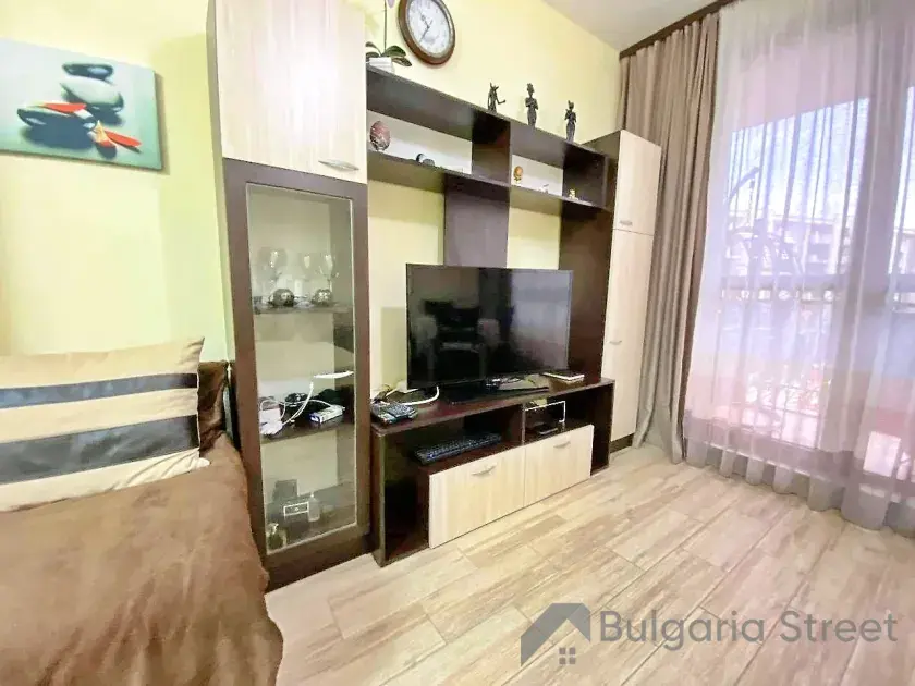 Szafa z telewizorem