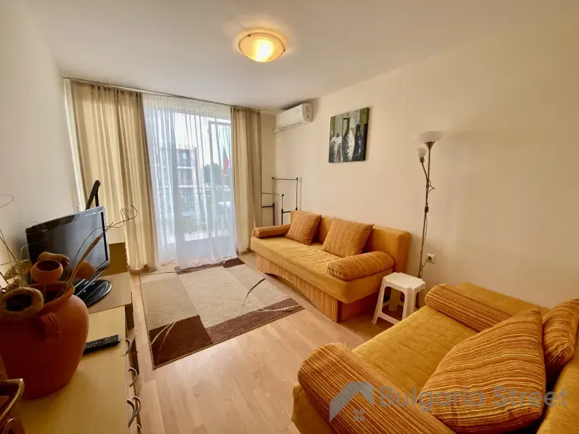 sypialnia, sofa, telewizor