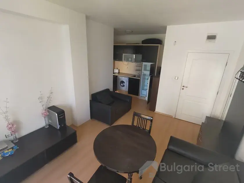 stolik, krzesła, sofa