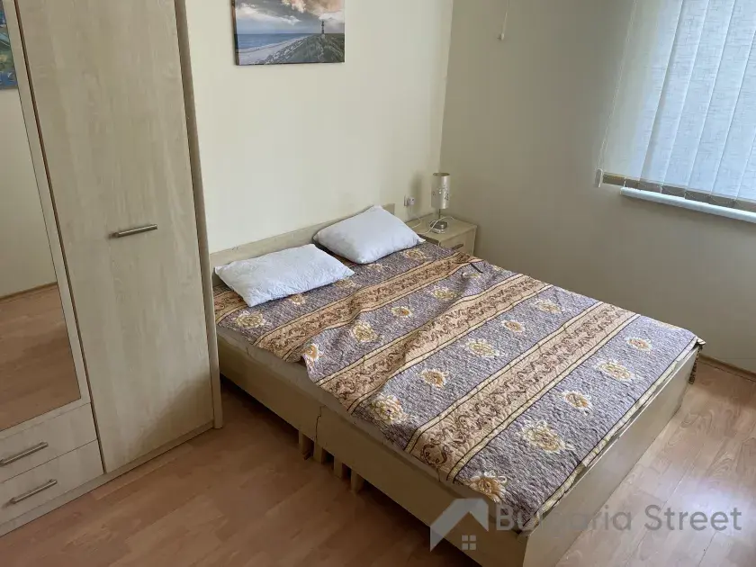 łóżko w sypialni