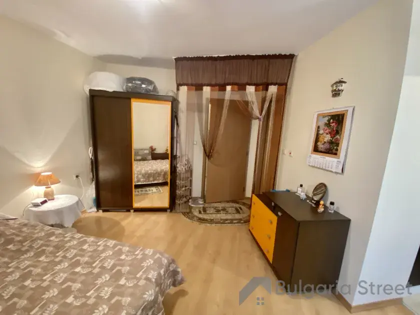 szafa, stolik pod lampke nocną