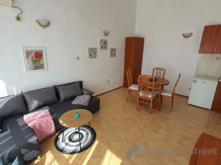 kuchnia, sofa, stolik