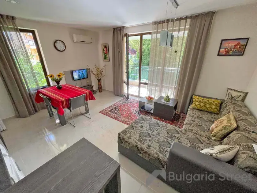 sofa, stół, telewizor